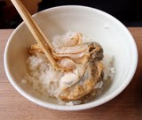 Fruits de mer poissons crus Japonais importation et cuisine Tokyo Japon