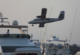 Plane above the boat De Havilland Canada DHC-6 Twin Otter DU-SD4 crash skydive Dubai United Arab Emirats