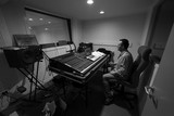 Ingénieur du son salle d'enregistrement pupitre son centre culturel Tjibaou musique chant parole de Nouvelle-Calédonie