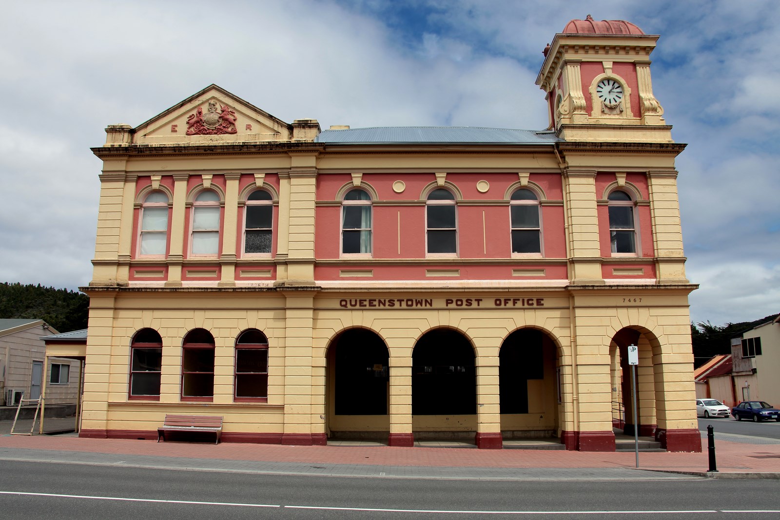 QUEENSTOWN POST OFFICE